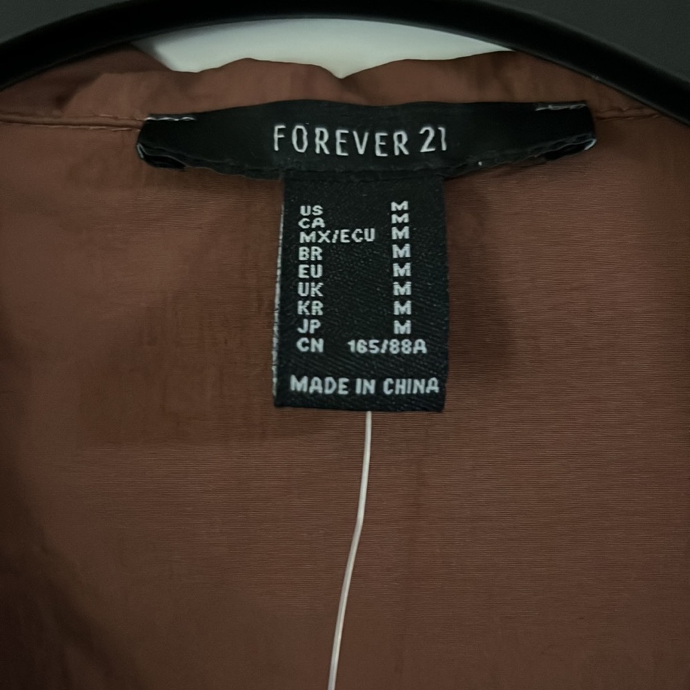 Forever 21 Woven Top/ Button Cappuccino Size M - Picture 4 of 9
